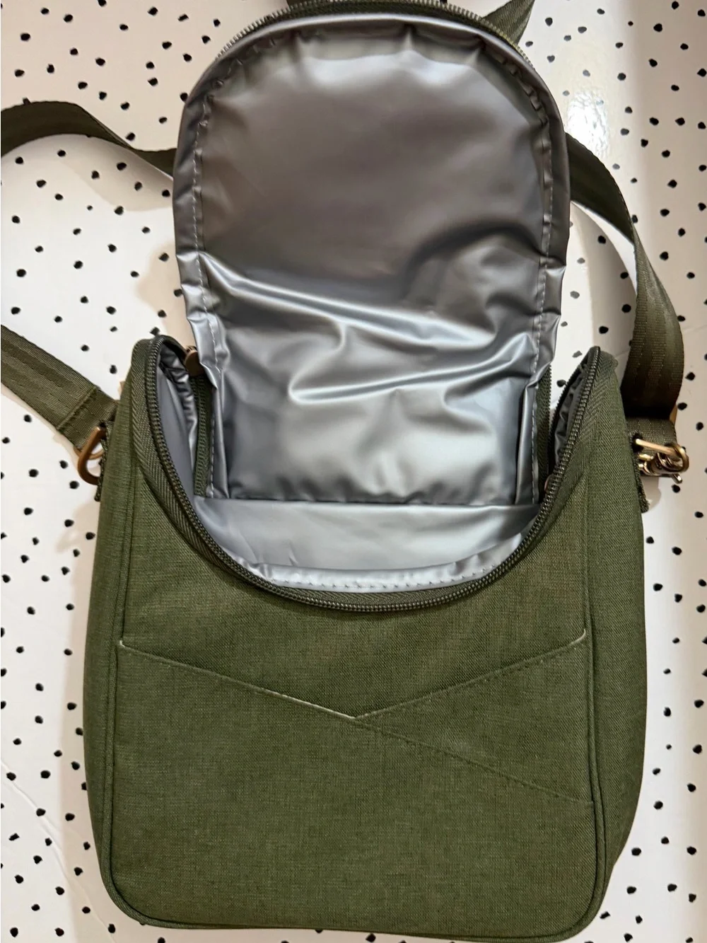 N/A compact olive